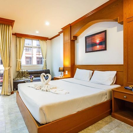 Oyo 739 Presley Guesthouse Phuket Patong Exterior photo